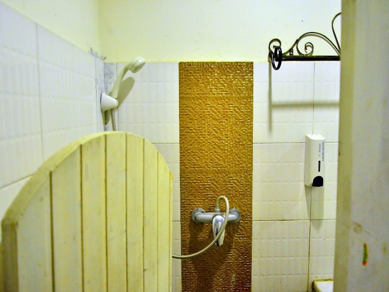 hotelPic