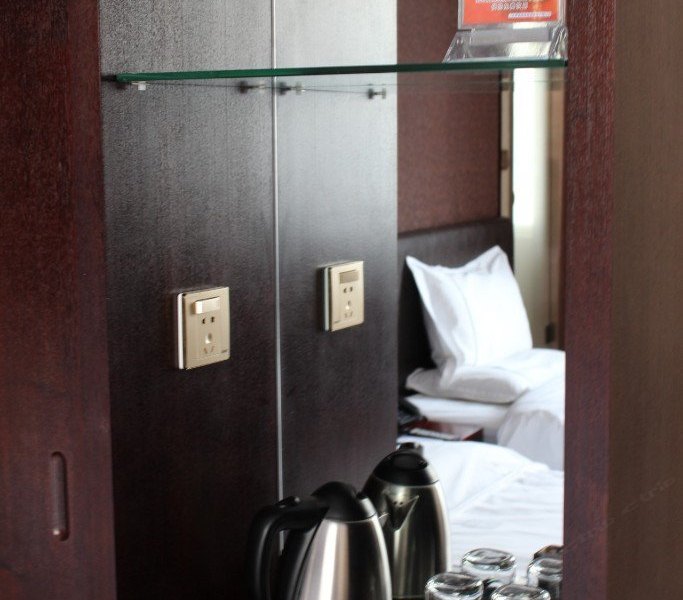 hotelPic