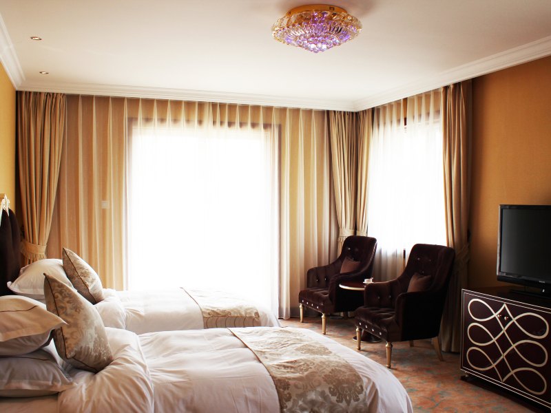 hotelPic