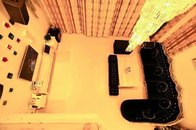 hotelPic