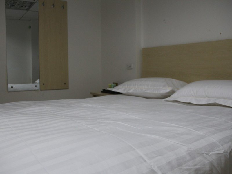 hotelPic