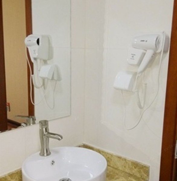 hotelPic