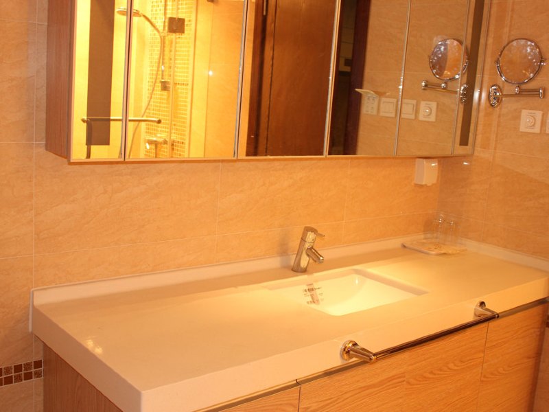hotelPic