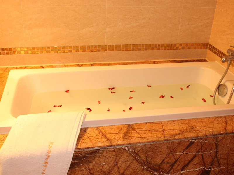 hotelPic