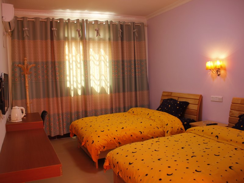 hotelPic
