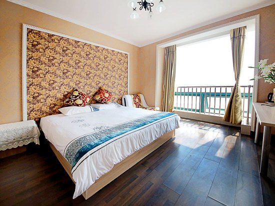hotelPic