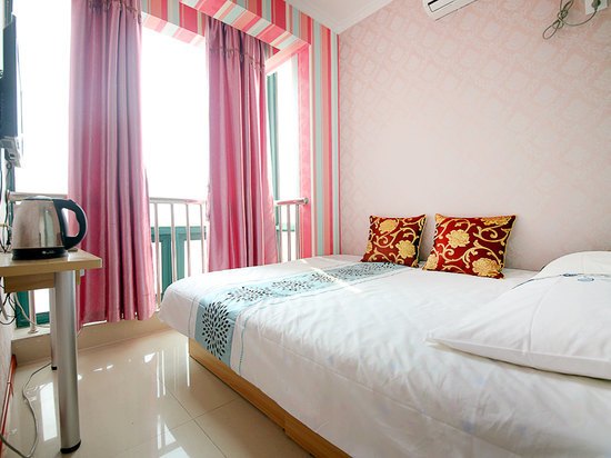 hotelPic