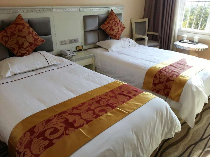 hotelPic