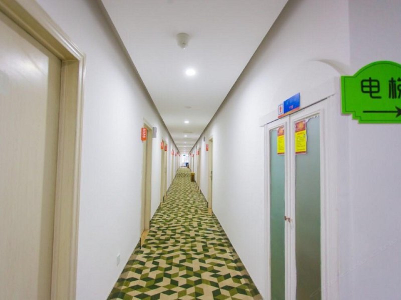 hotelPic