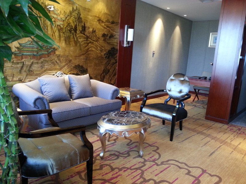 hotelPic