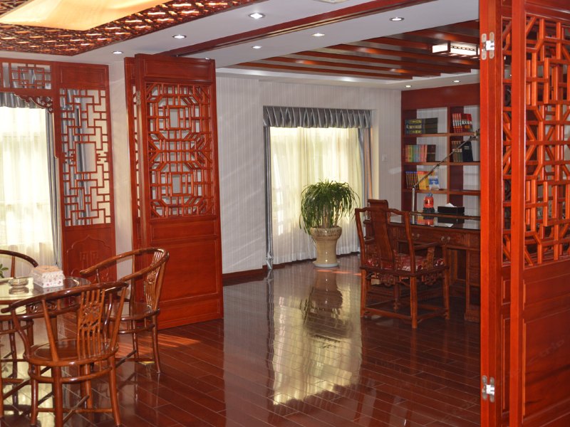 hotelPic