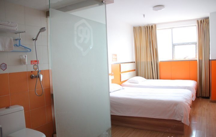 hotelPic