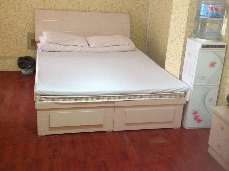hotelPic