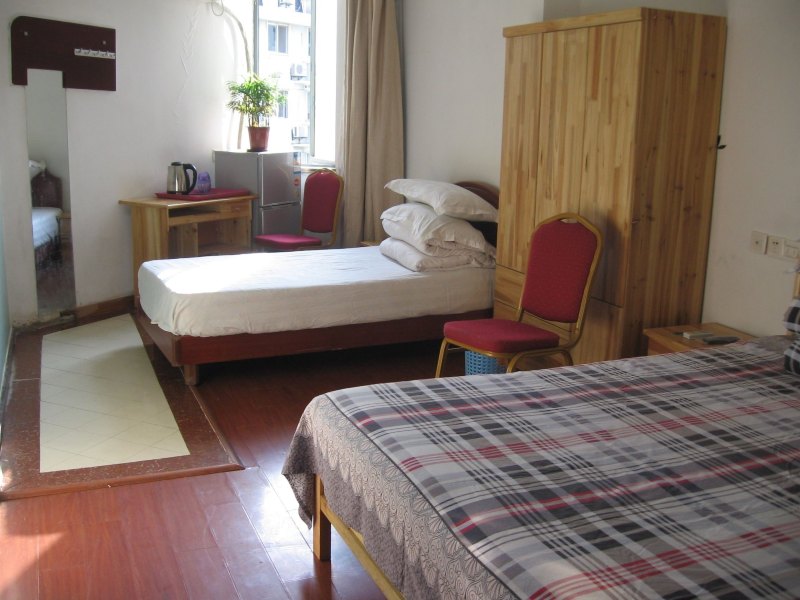 hotelPic