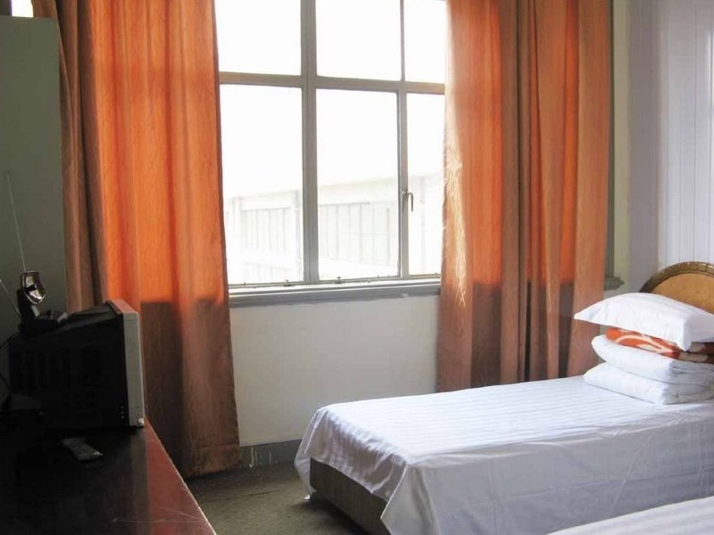 hotelPic