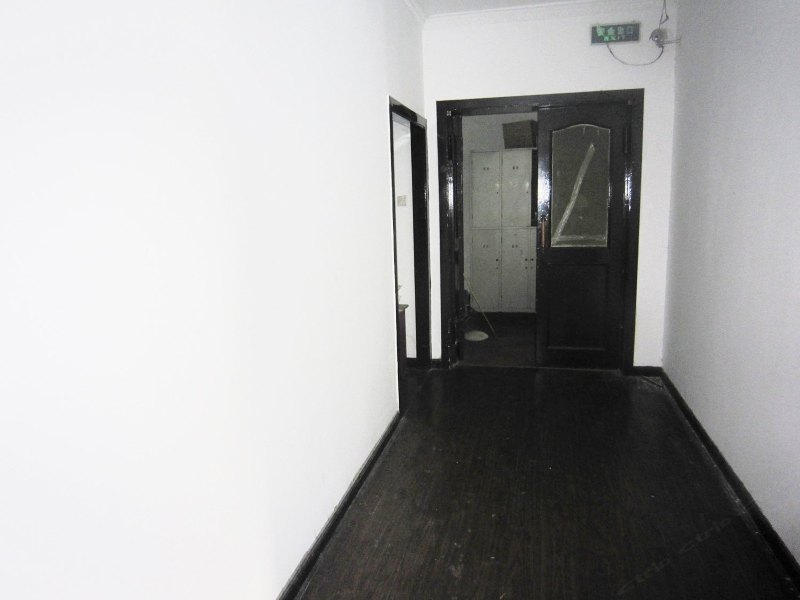 hotelPic