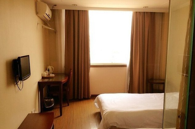 hotelPic