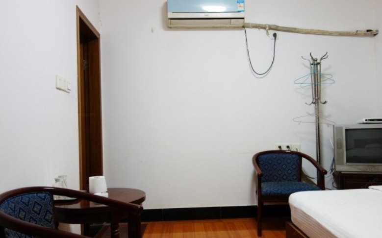 hotelPic