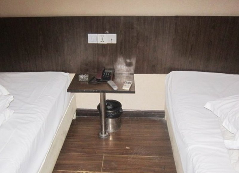 hotelPic