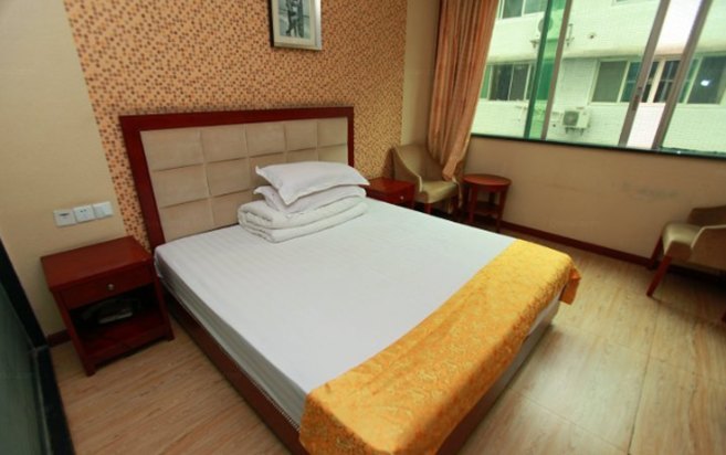 hotelPic