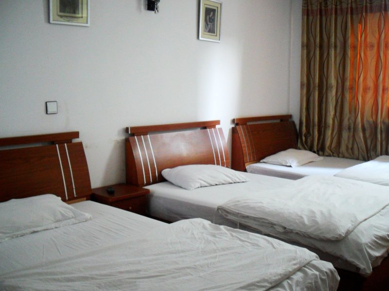 hotelPic
