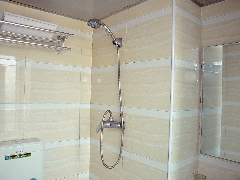 hotelPic