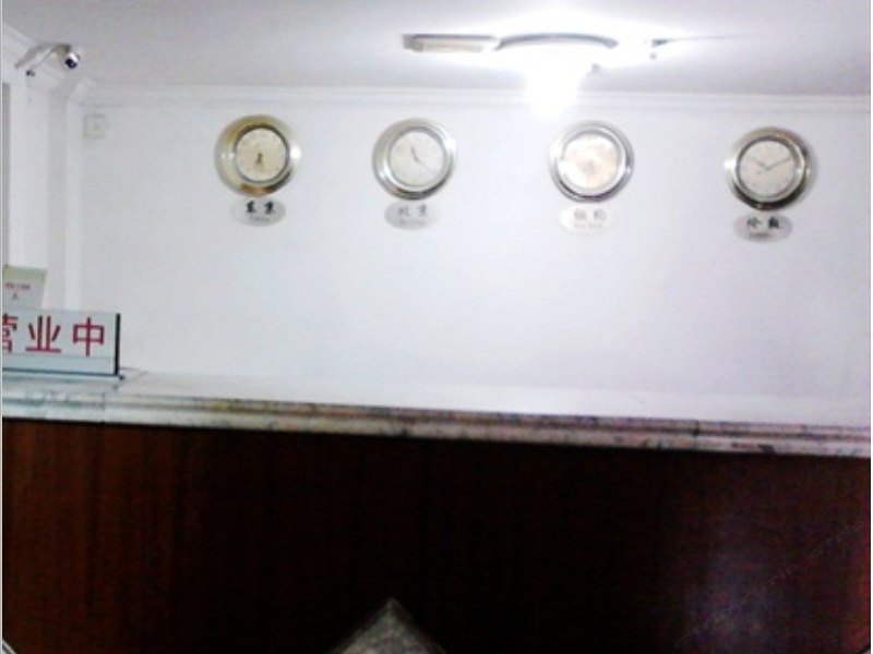 hotelPic