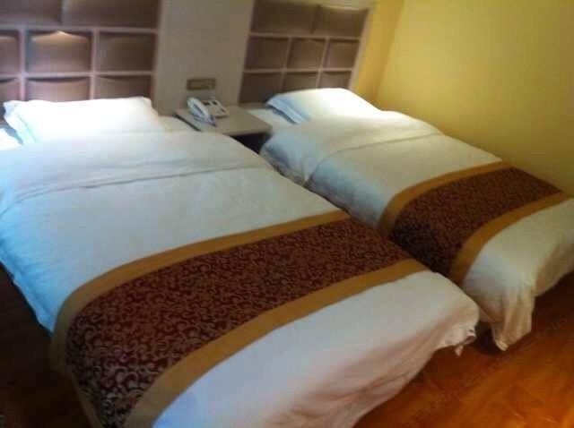 hotelPic