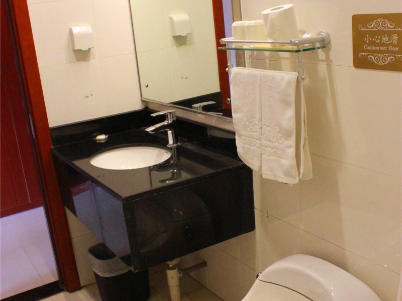 hotelPic
