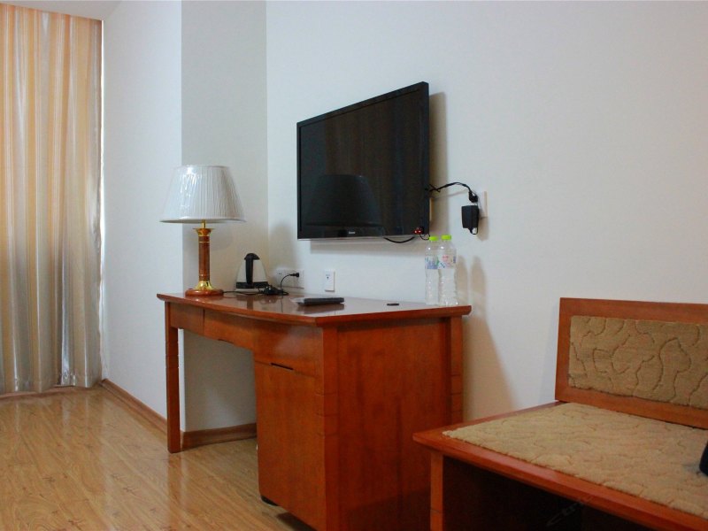 hotelPic