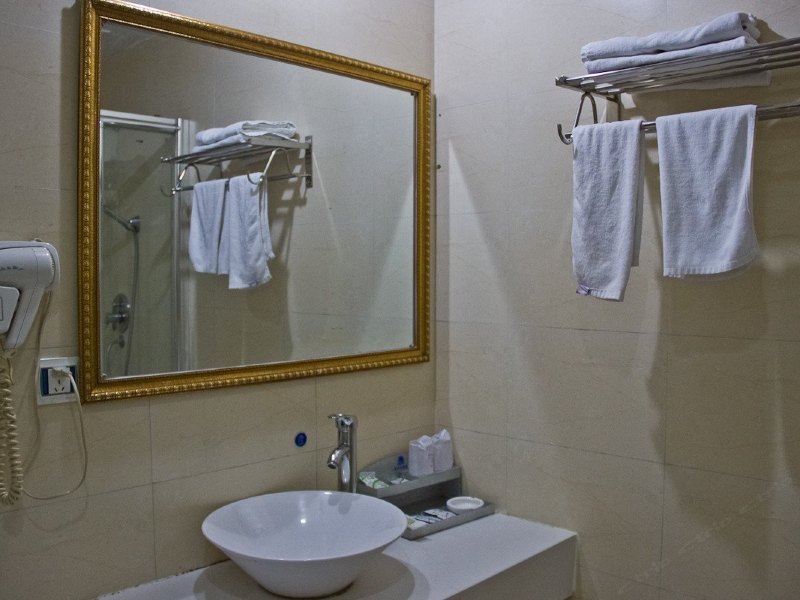 hotelPic