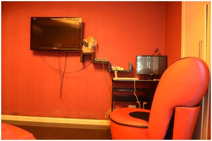 hotelPic