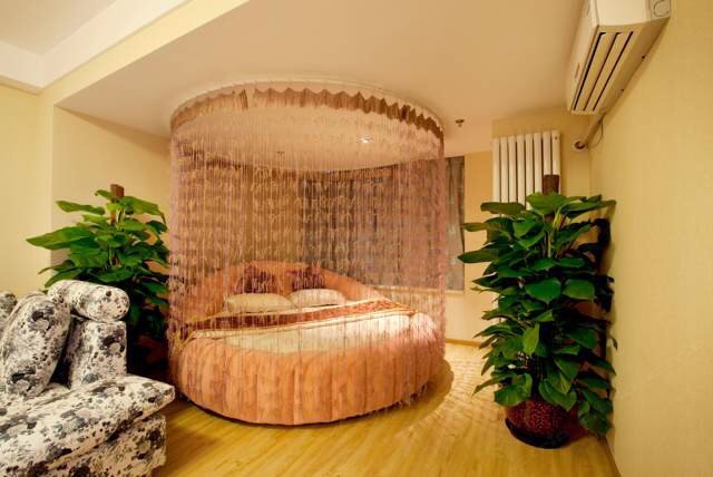 hotelPic