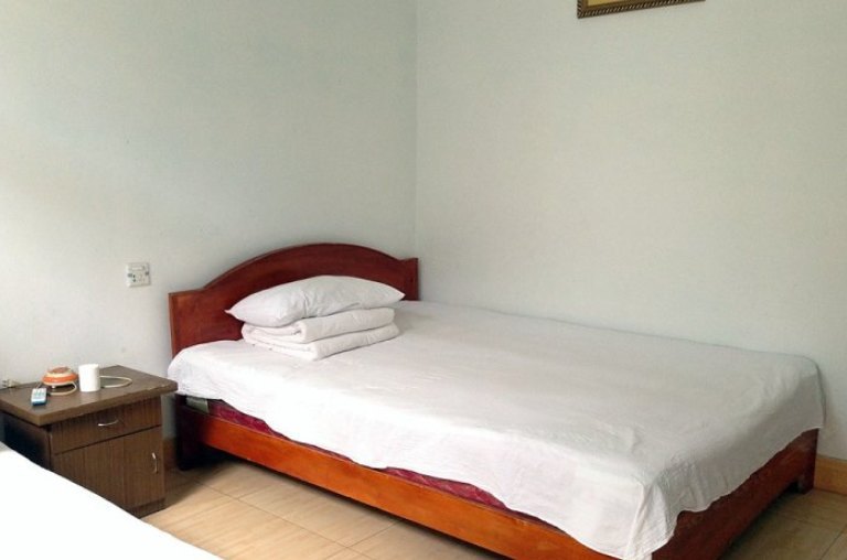 hotelPic