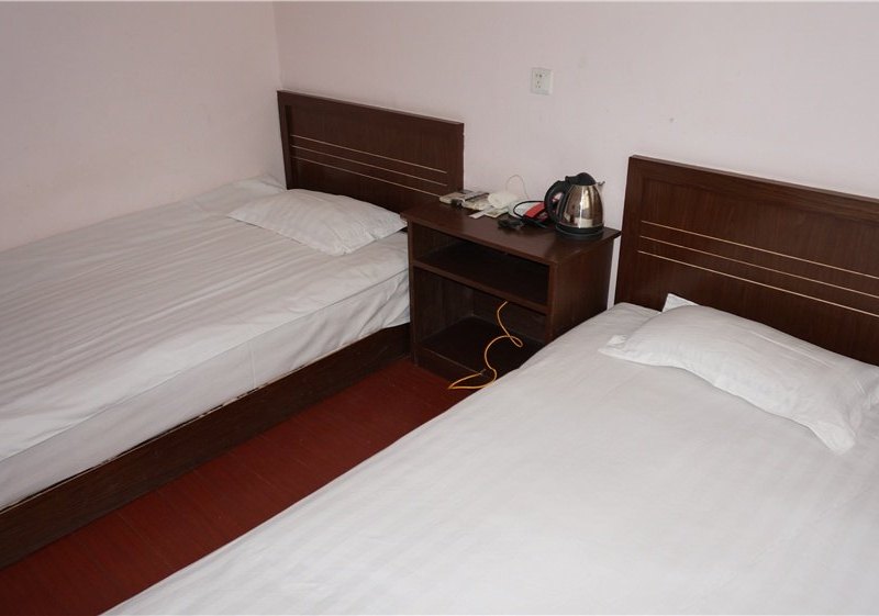 hotelPic