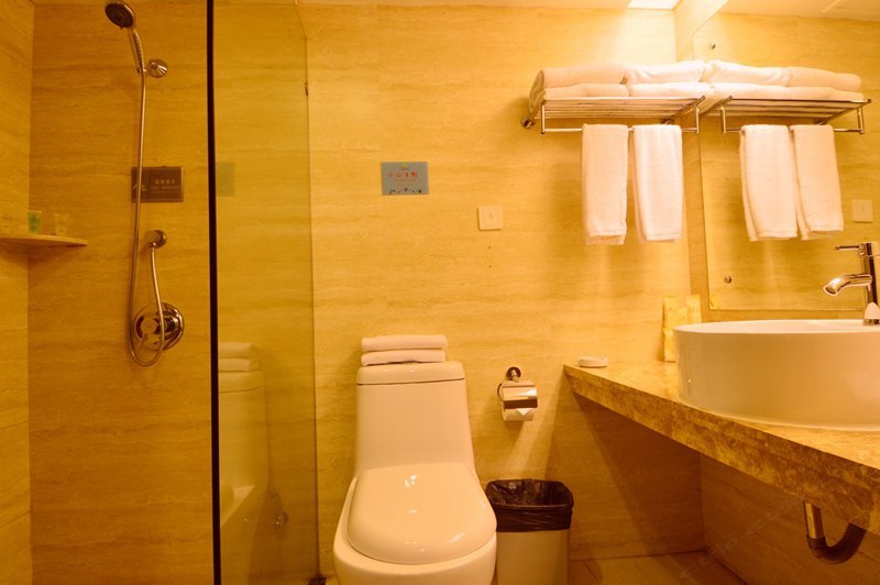 hotelPic