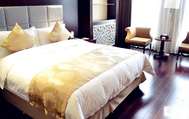 hotelPic