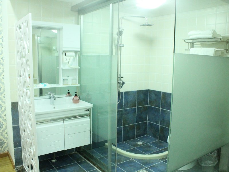 hotelPic