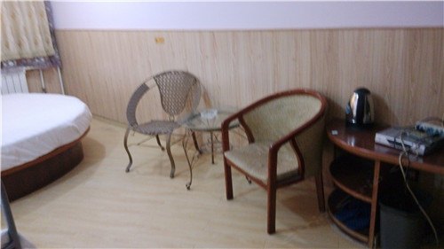 hotelPic