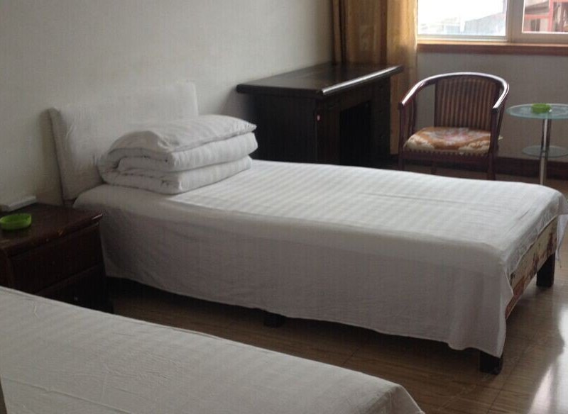 hotelPic
