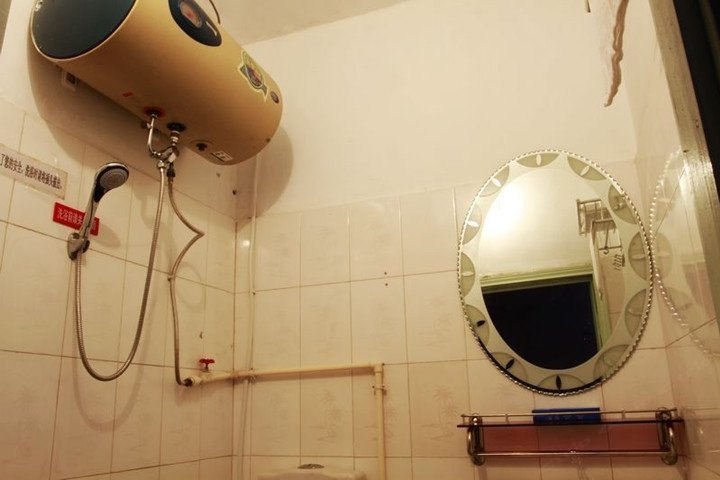 hotelPic