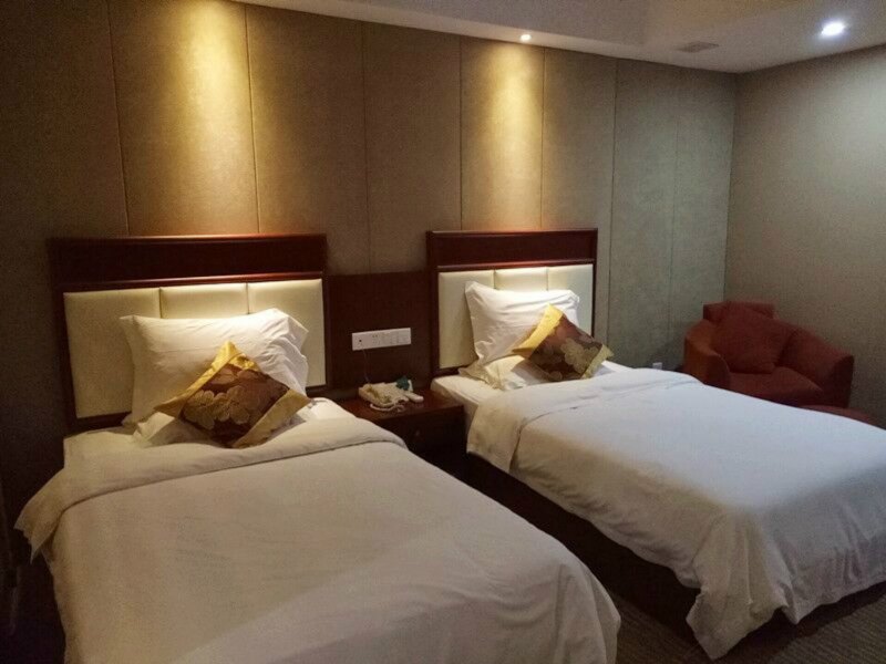 hotelPic