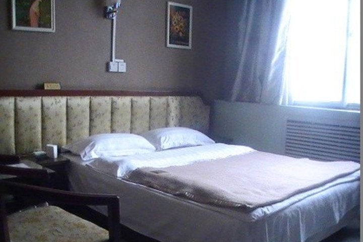 hotelPic