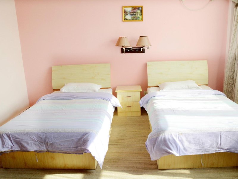 hotelPic