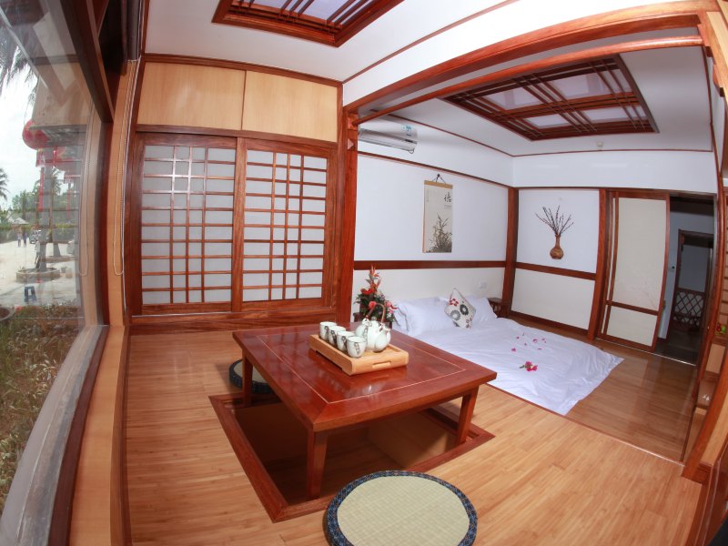 hotelPic