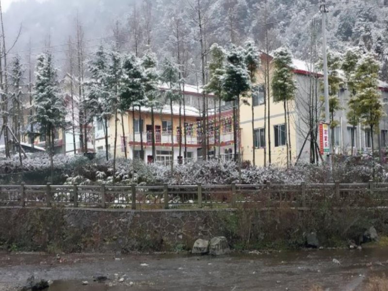 后山滑雪场老邻口农家乐