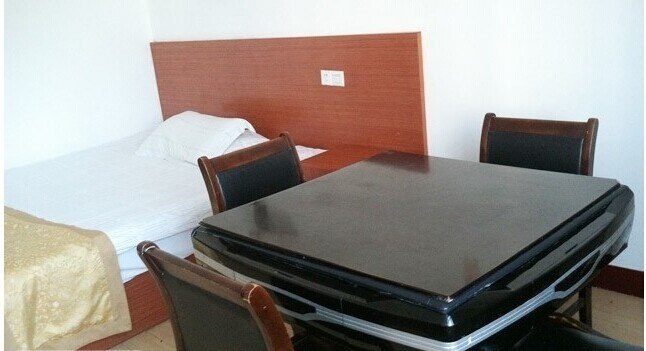 hotelPic