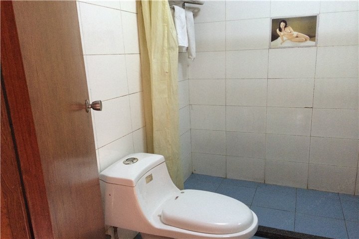 hotelPic