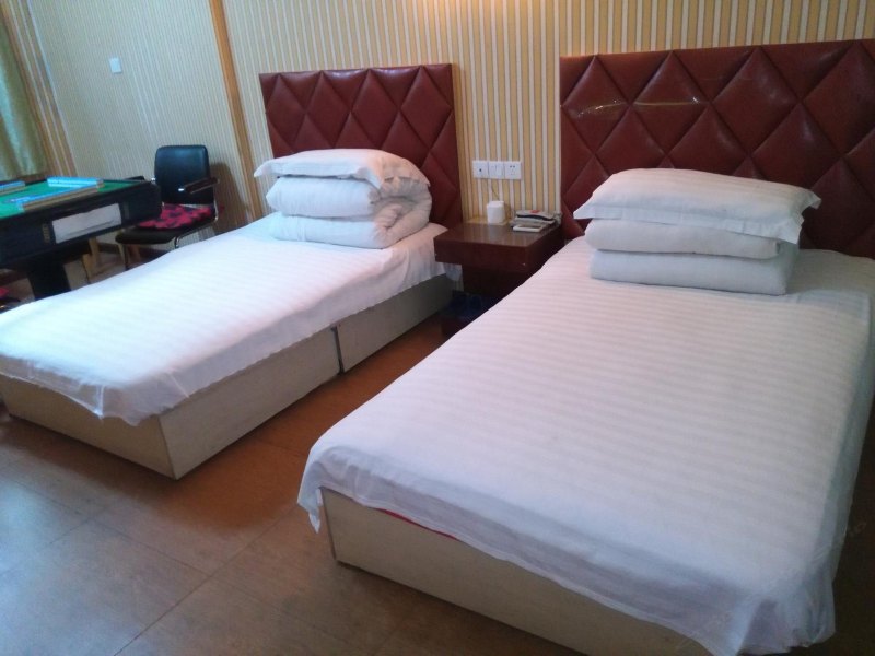 hotelPic