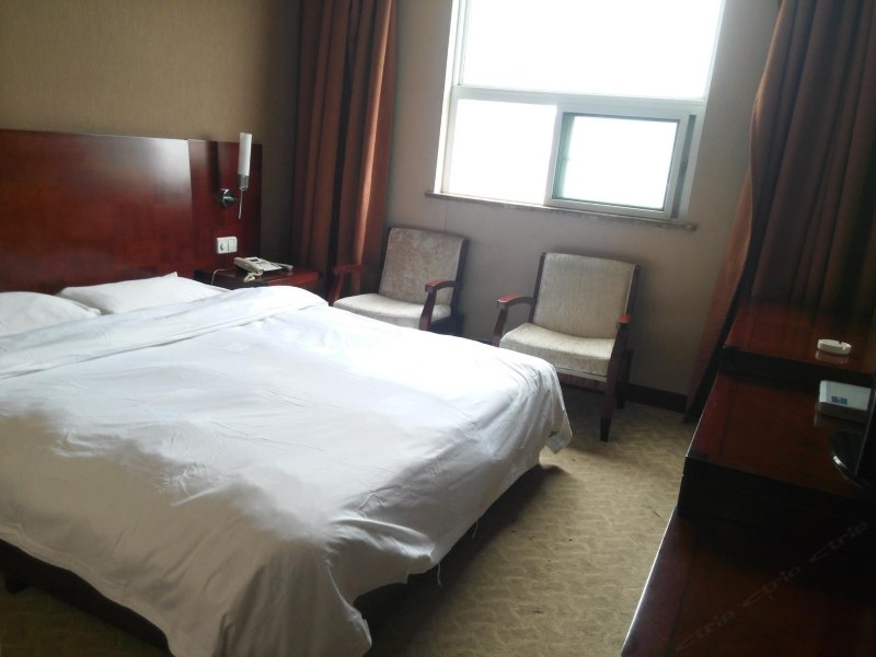 hotelPic